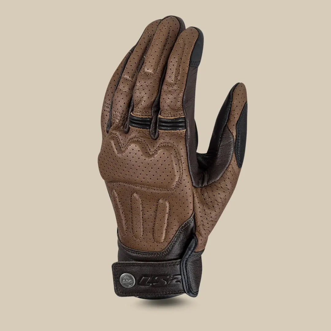 Touchscreen-capable fingertip of LS2 Rust gloves for easy device use during rides