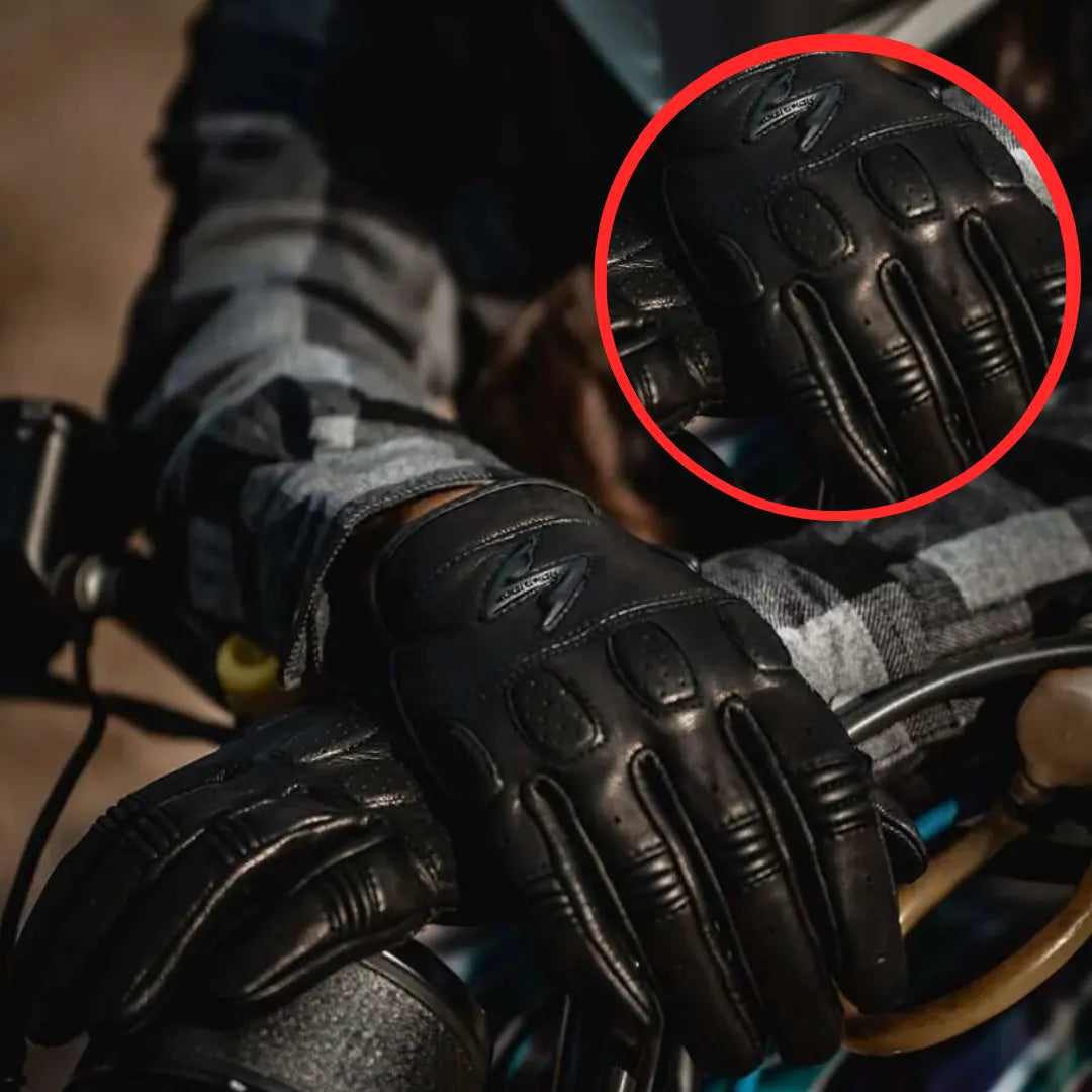 Scorpion EXO Women’s Gripster Leather Motorcycle Gloves displayed with a red circle around them for visual emphasis of Knuckles

